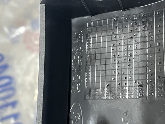 Купити BK31V10155AF5YZ9 Ford Накладка зовнішня (молдинг) порога, передня ліва