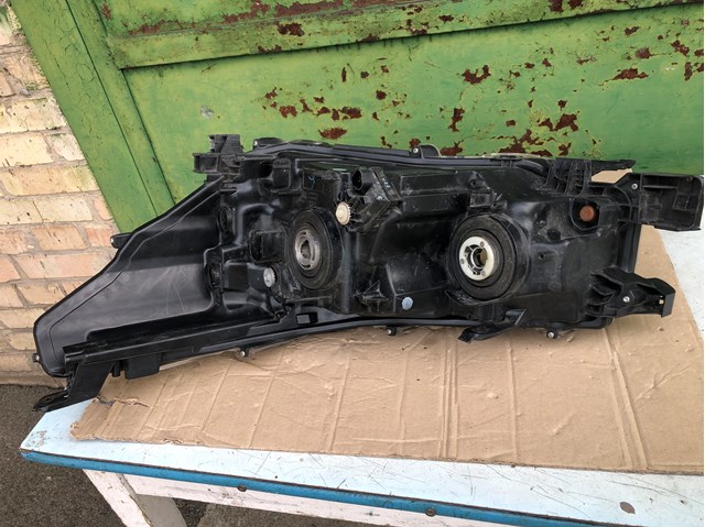 Фара права 811100KJ71 Toyota