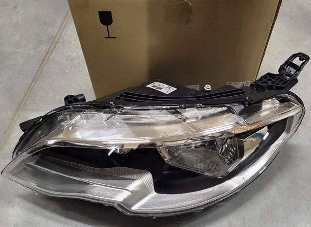 Фара ліва передня Peugeot/Citroen 9817298380 ціна, від 188.11 USD