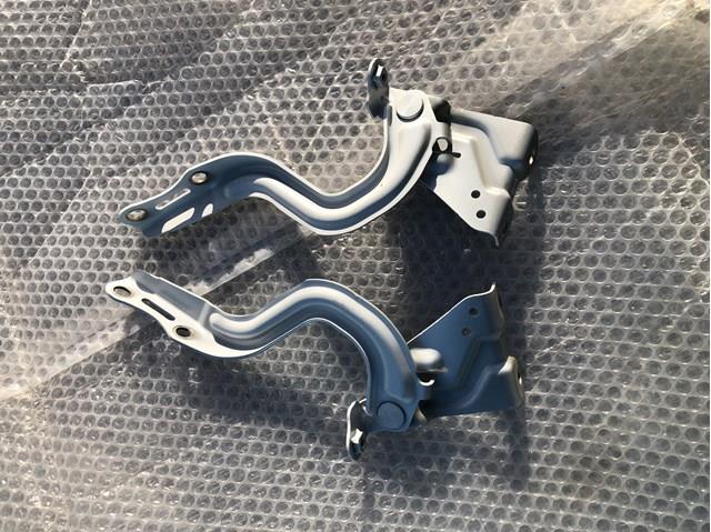 Петля капота, права Toyota 53410K0020