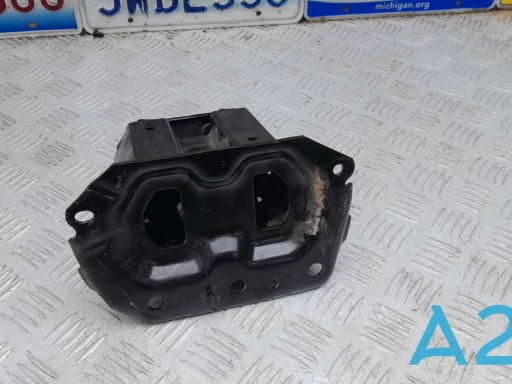 Кронштейн підсилювача переднього бампера 622115AA0A Nissan/Infiniti