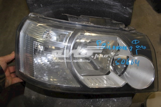 LR001560 Land Rover Фара передня права