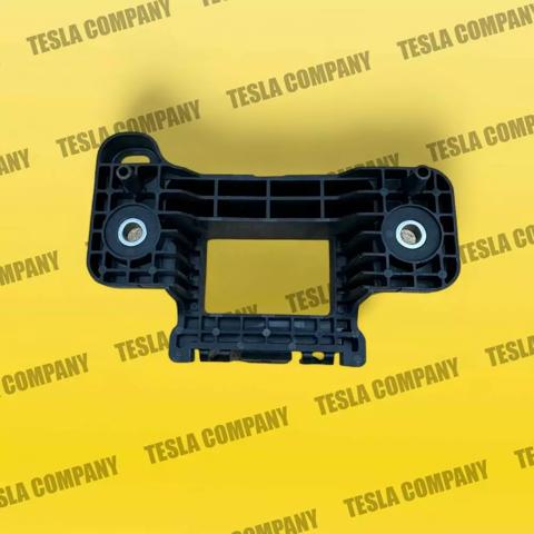 104709700D Tesla 