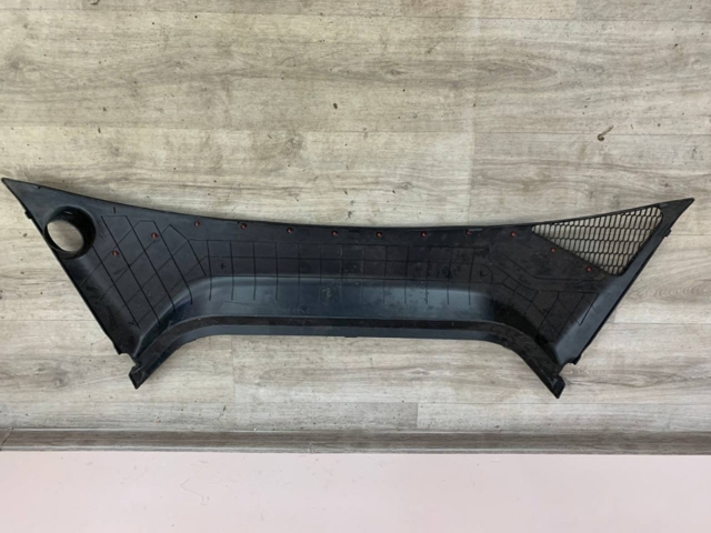 100632900E Tesla 
