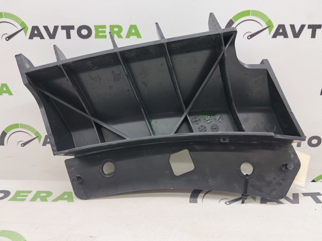 Кріплення бампера Tesla 108416900B ціна, від 5.01 USD