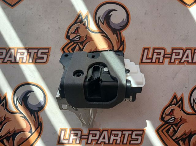 Замок передньої лівої двері LR070440 Land Rover