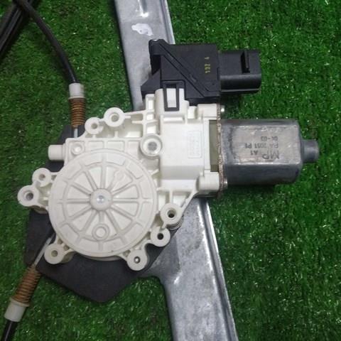 Склопідйомник передньої лівої двері MN105727 Mitsubishi
