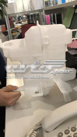 Бачок омивача скла Mazda GHR167480