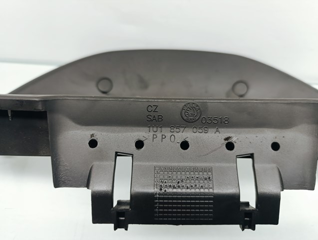 1U1857059A VAG 