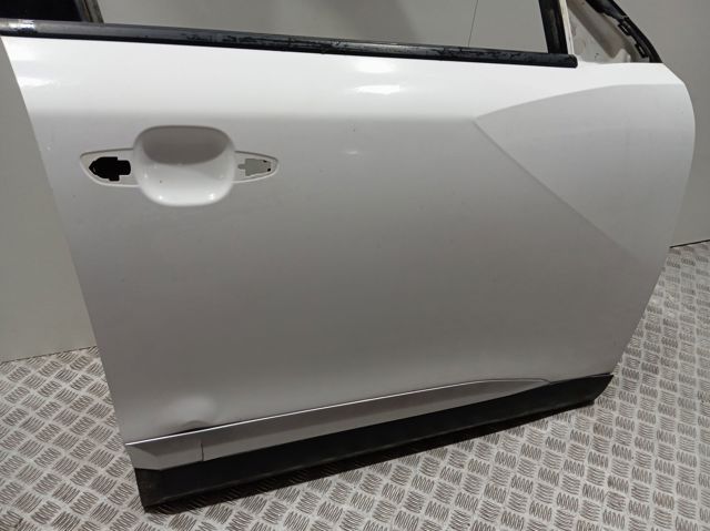 Дверка передня права Peugeot/Citroen 9831047380