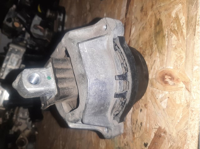 6890834 BMW 