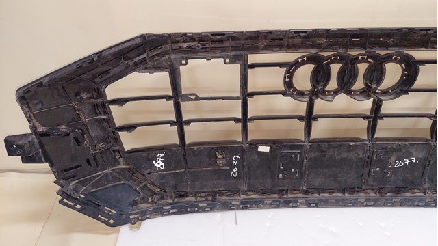 Решітка радіатора 4M8853651AQ VAG