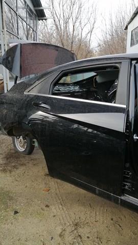 Двері задні в зборі Hyundai/Kia 77004AA000