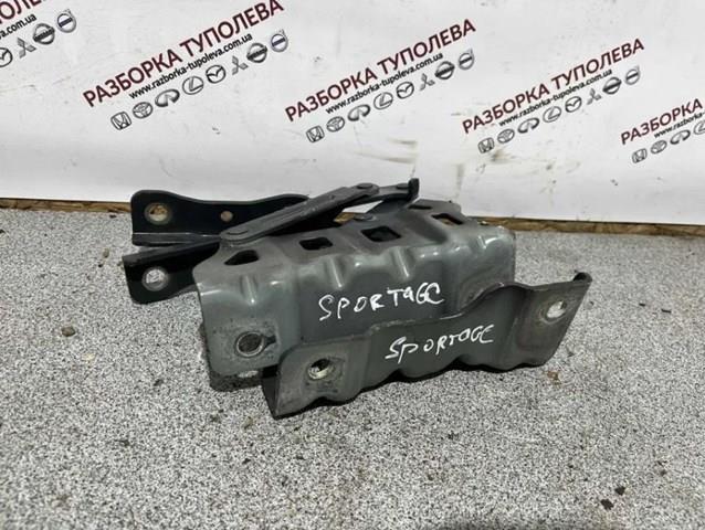 Шарнір капота правий FPS FP4037286