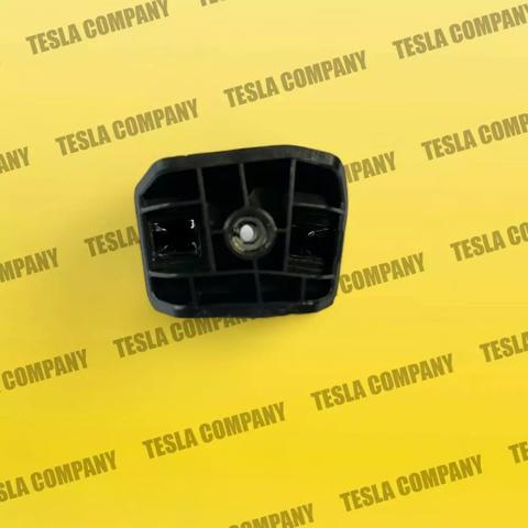 Кронштейн бампера переднього, правий 149377300B Tesla