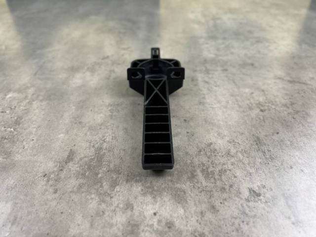 PAD30042ALR Signeda Кронштейн радіатора нижній