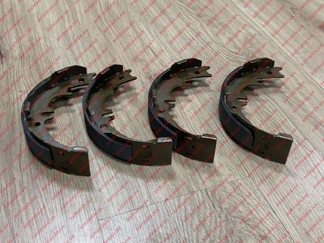 Купити T113502170 Chery Гальмівні колодки гальма стоянки