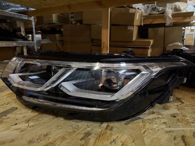 Купити 5NB941081C VAG Основна фара в зборі ліва