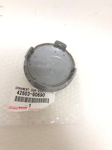 4260360690 Toyota Ковпаки на колеса