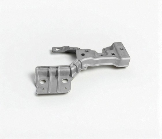LR091875 Land Rover Кріплення бампера переднього