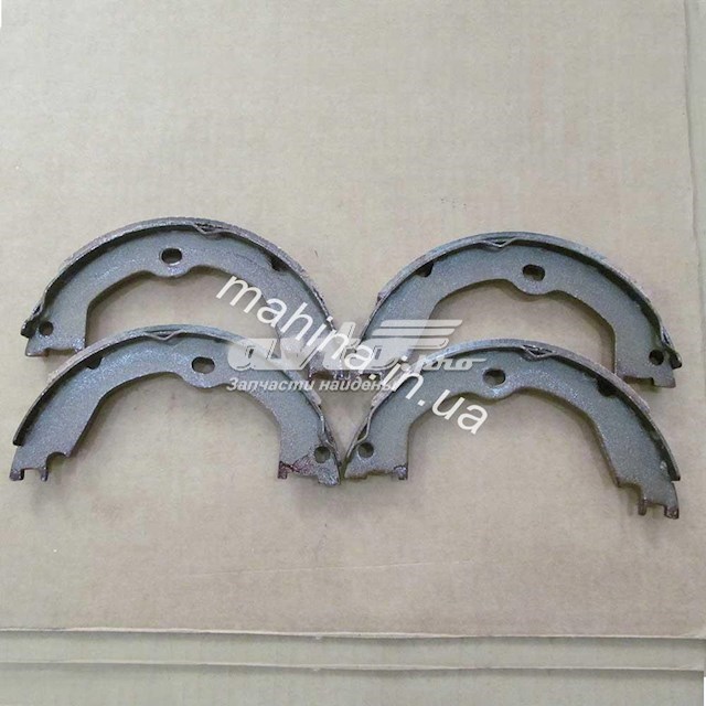 Колодки ручника M113502210 Chery