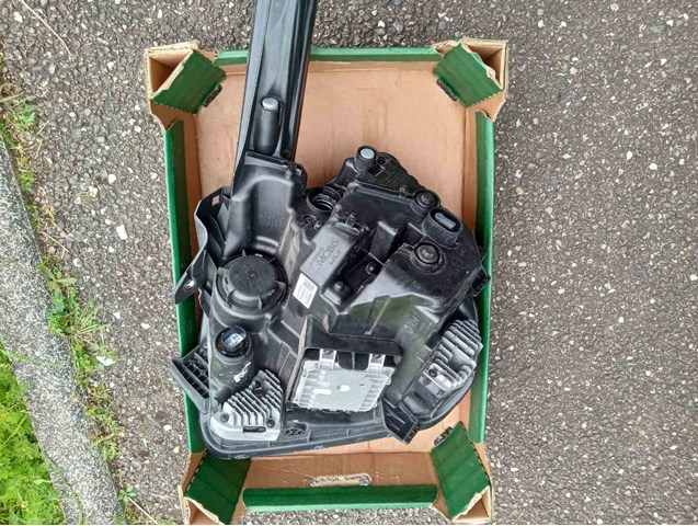 Фара правая Hyundai/Kia 92102R2000 ціна, від 627.13 USD