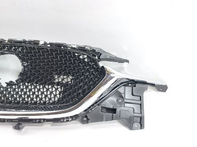 Решітка Mazda KB8A50719A