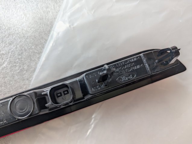 Лівий катафот заднього бампера Signeda ZFD1665L ціна, від 32.50 USD