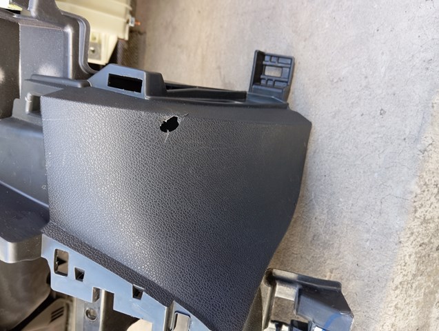 Купити 681000022R Renault (RVI) 