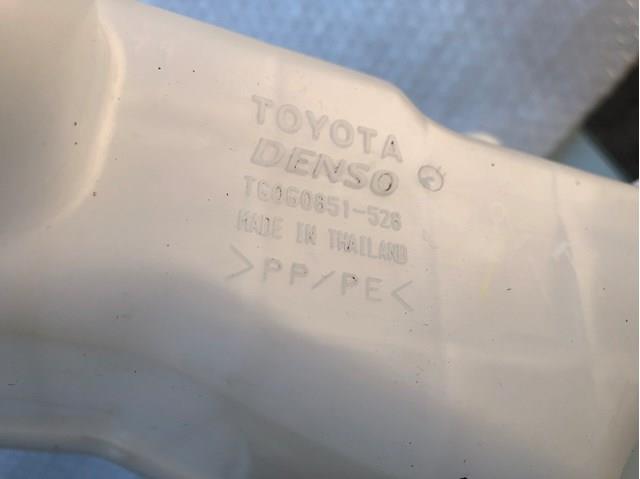 853150K420 Toyota Бачок склоомивача