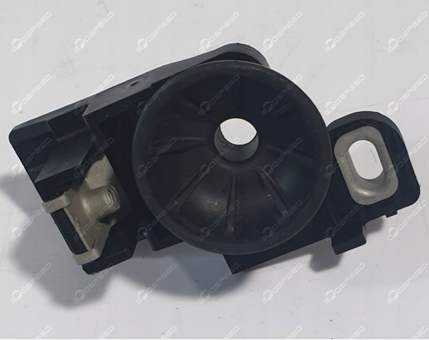 T2H35615 Jaguar Кронштейн радіатора правий