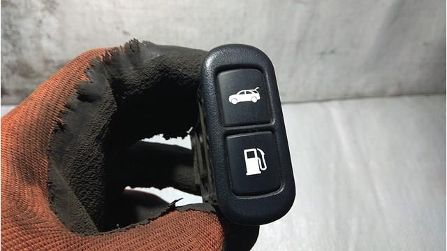 Кнопка салону приводу замка 3/5 двері (ляди)/кришки багажнику 935503E000 Hyundai/Kia