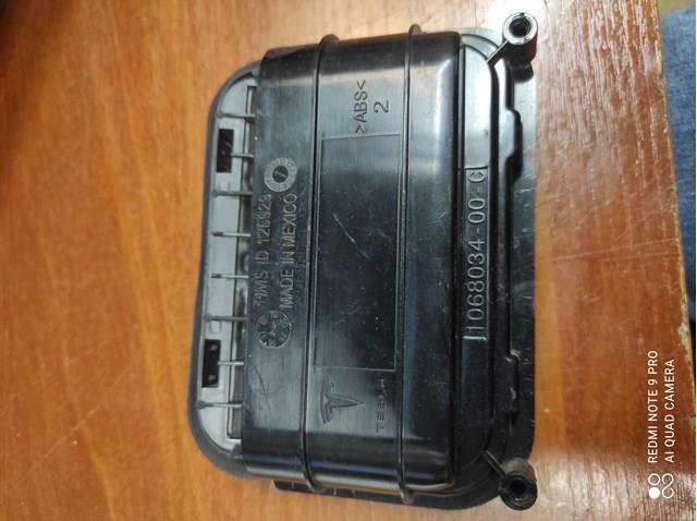 Купити 106803400C Tesla Motors 
