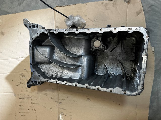 Піддон масляний картера двигуна Mercedes A6460142502