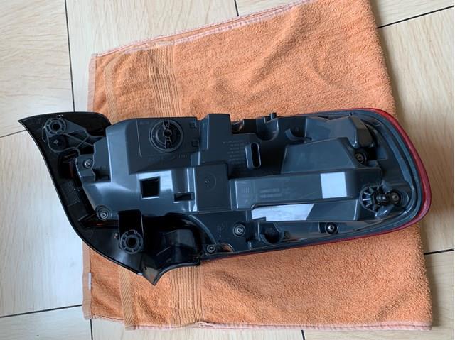 Купити 7420992 BMW Задня права фара