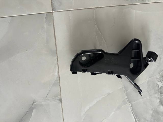 Купити FP4435932 FPS Кронштейн кріплення крила переднього правого, передній