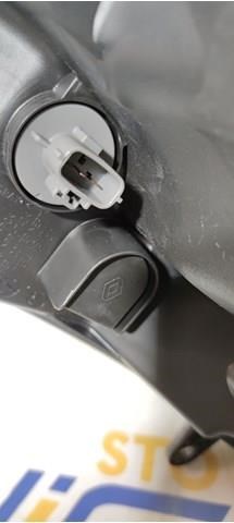 Фара передня права Renault (RVI) 260106220R ціна, від 92.22 USD