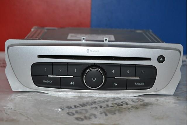 Магнітола (радіо AM/FM) Renault (RVI) 281154696R ціна, від 190.04 USD