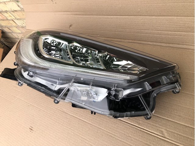 Фара права 81105K0080 Toyota