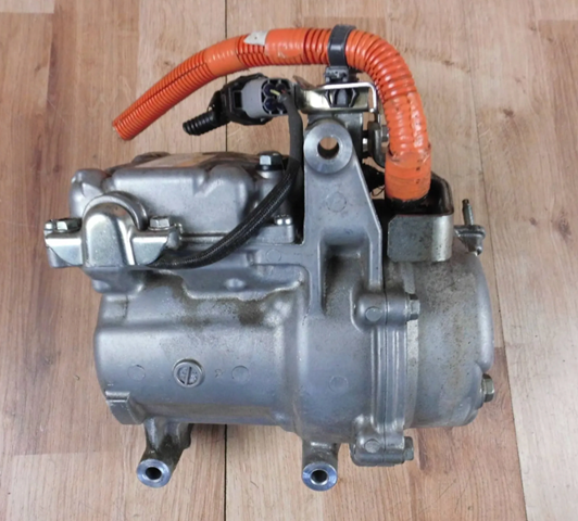 Компресор кондиціонера 7813A379 Mitsubishi