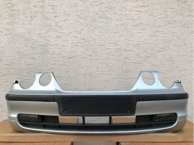 Передній бампер 51117030890 BMW