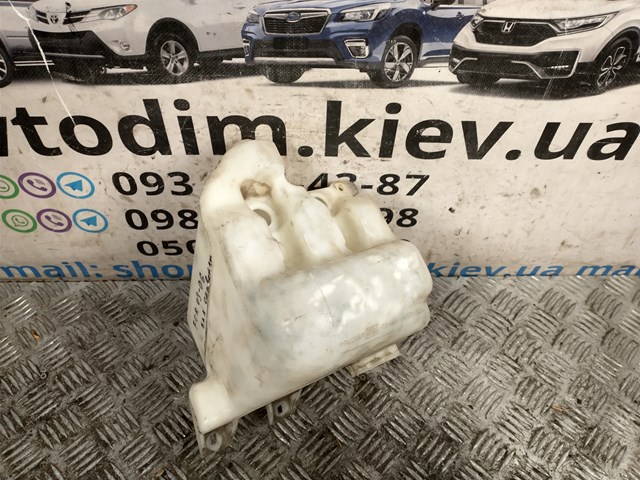 Бачок омивача лобового скла Subaru 86610SA020 ціна, від 16.43 USD