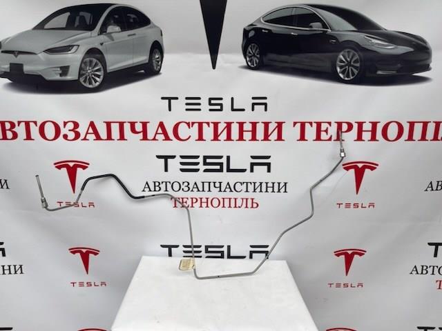 Купити 104471400C Tesla Трубка гальмівна, задня, права