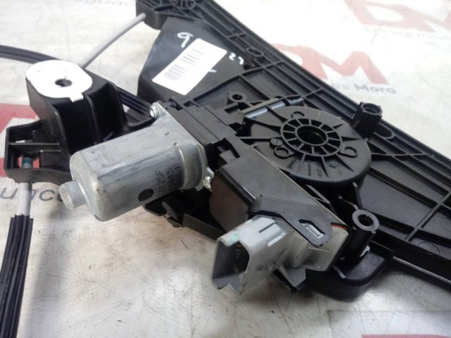9829043680 Peugeot/Citroen Підйомник механічний вітрового скла
