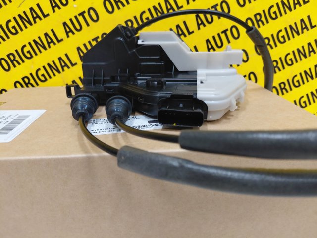 Замок дверки правої передньої 813202W010QQH Hyundai/Kia