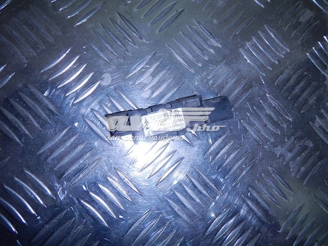 Датчик Ейрбег передній Porsche 7L0909606 ціна, від 2.76 USD