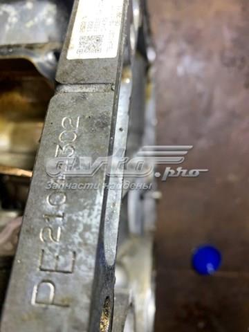 PE0410300 Mazda Блок циліндрів двигуна