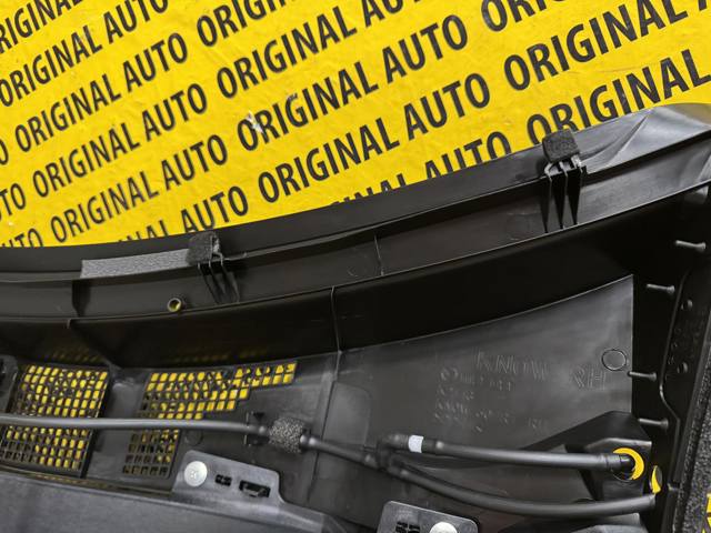 Купити KN0W507R0A Mazda Водостік лобового скла, жабо