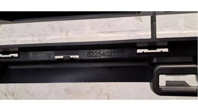 Решітка переднього бампера, нижня 622540275R Renault (RVI)