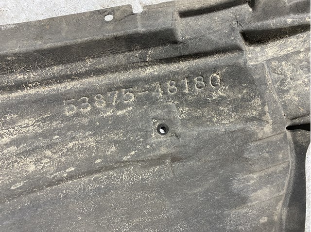 Підкрилок передній правий 5387548180 Toyota